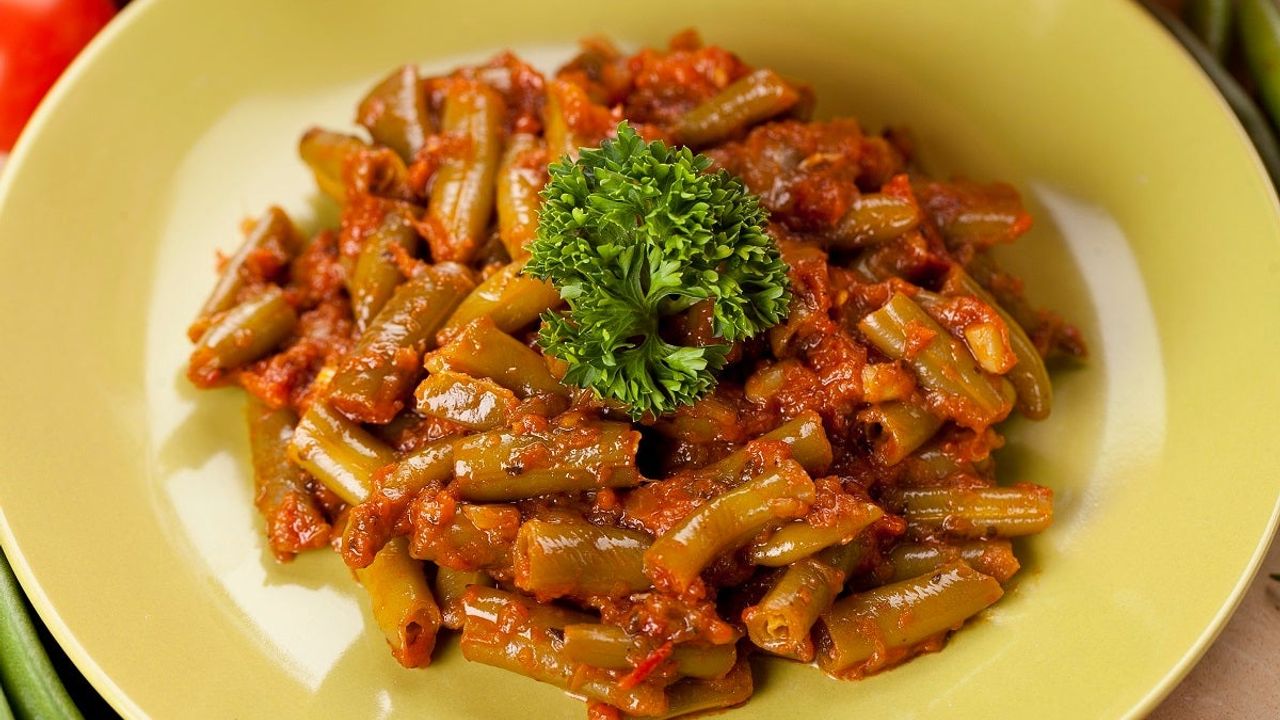 Green Beans and Salsa