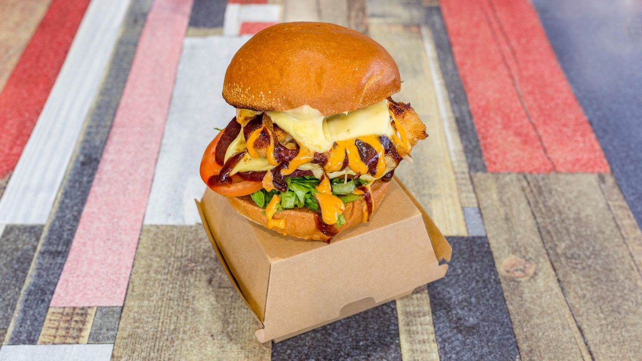 Chicken Maxx Burger