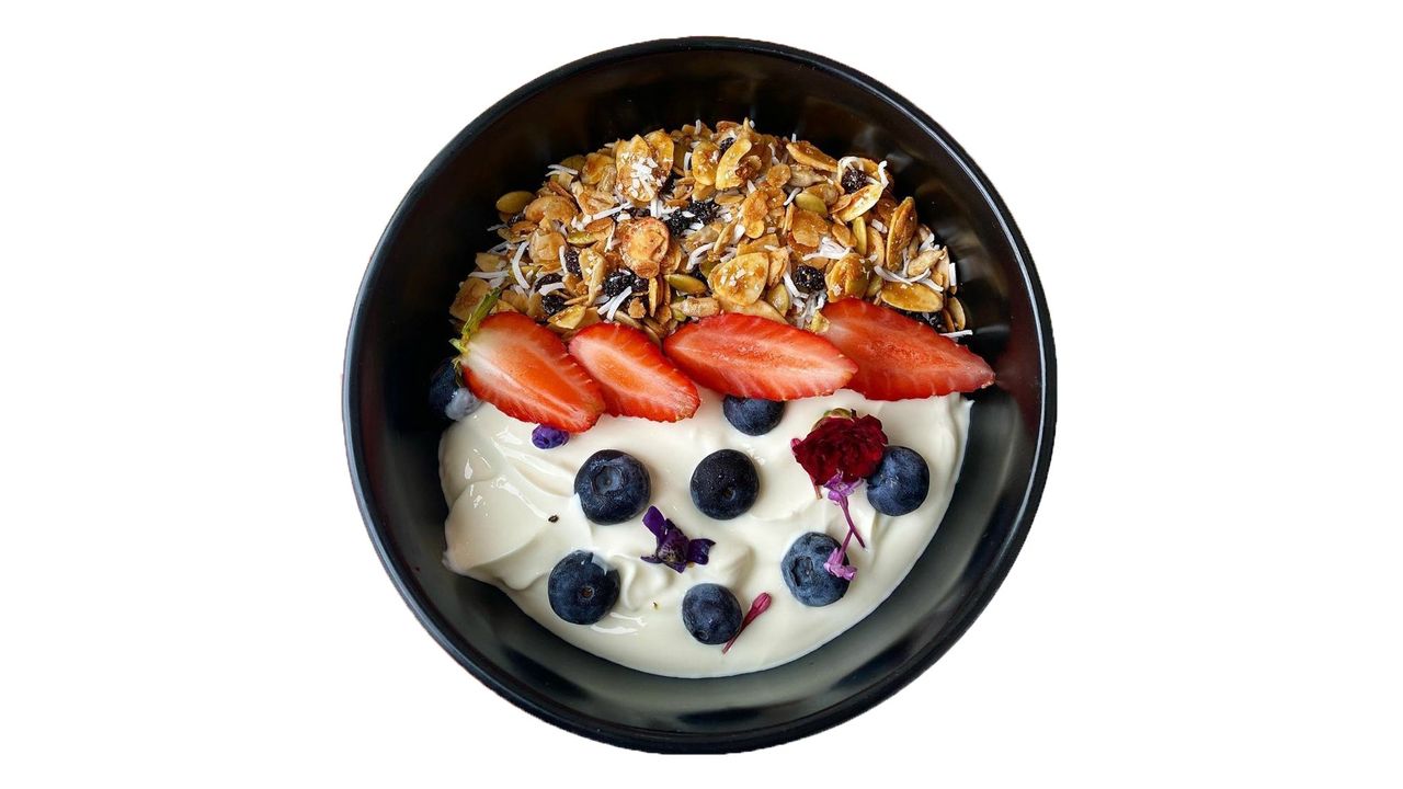 Granola Yoghurt Bowl