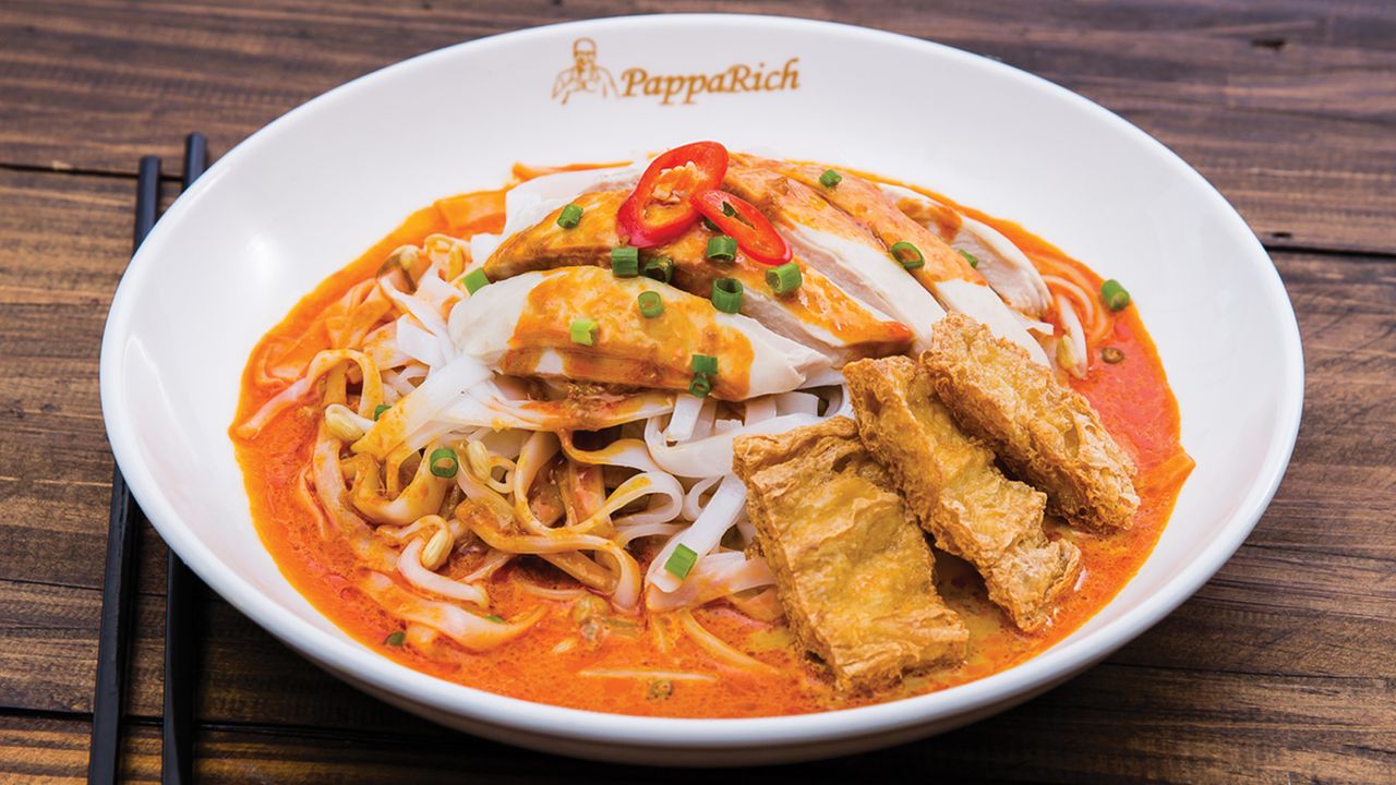 N19. Curry Koay Teow with Steam Chicken (Unavailable)