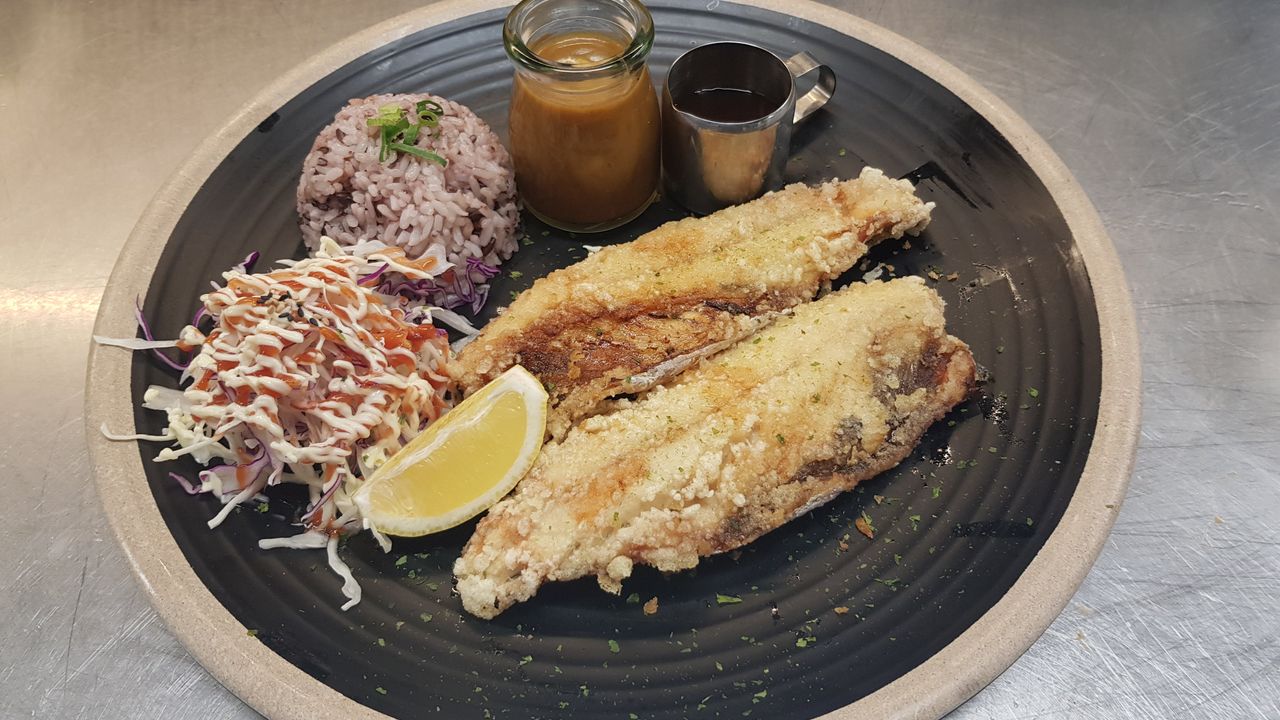 Fried whole fish(mackerel) with rice