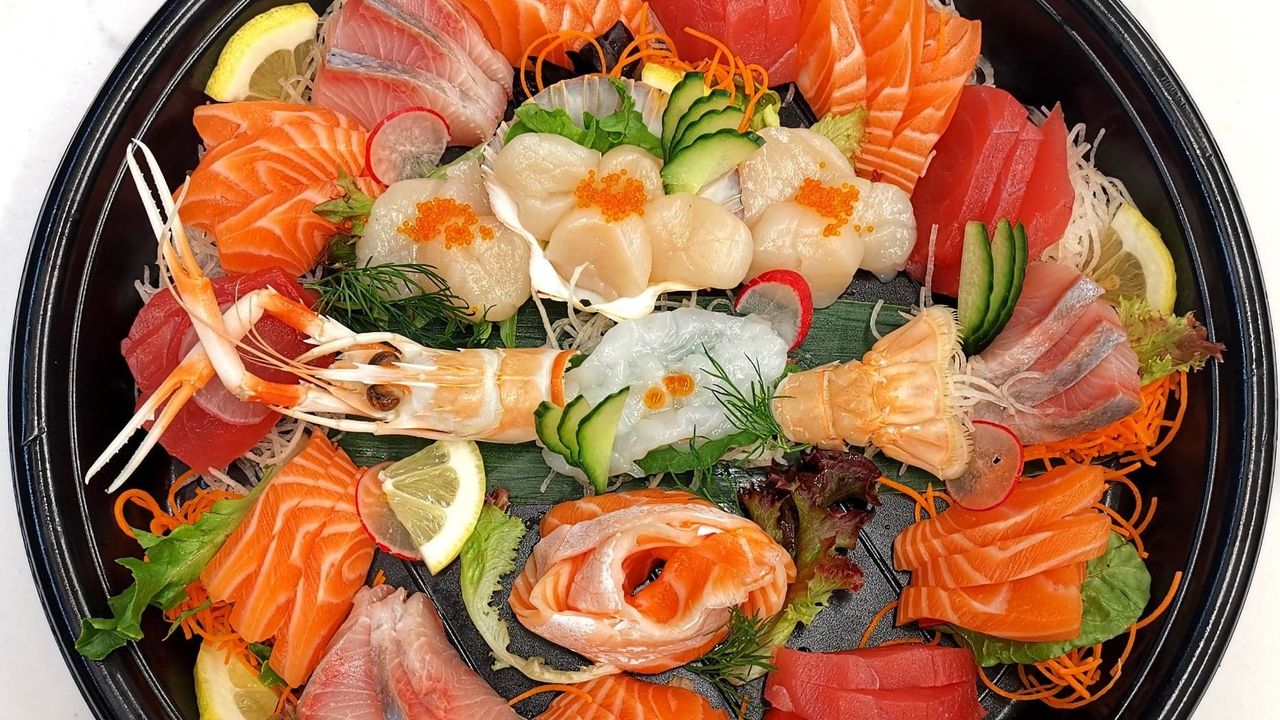 DELUXE SASHIMI