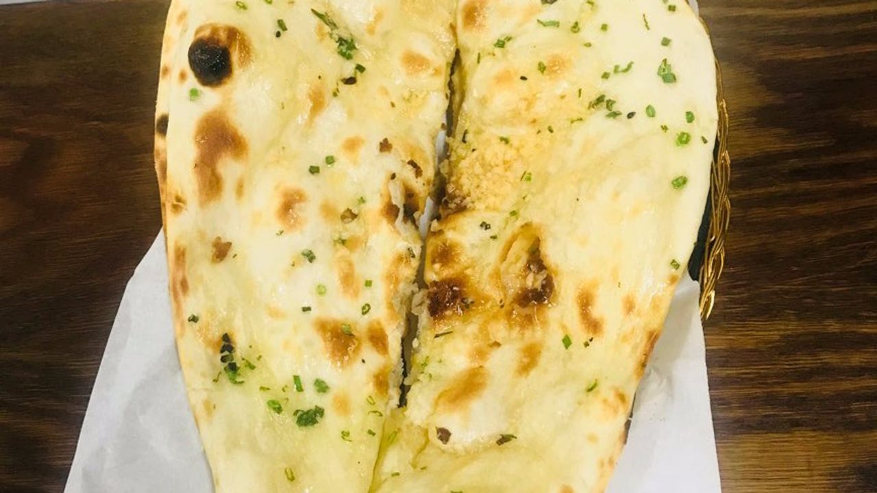 Sesame & Onion Naan