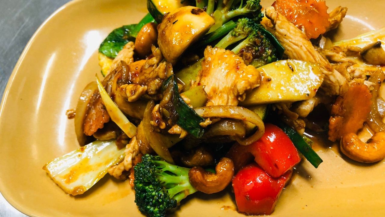 Thai Stir Fried Cashew Nut in Chilli Jam Sauce (Little Hot)