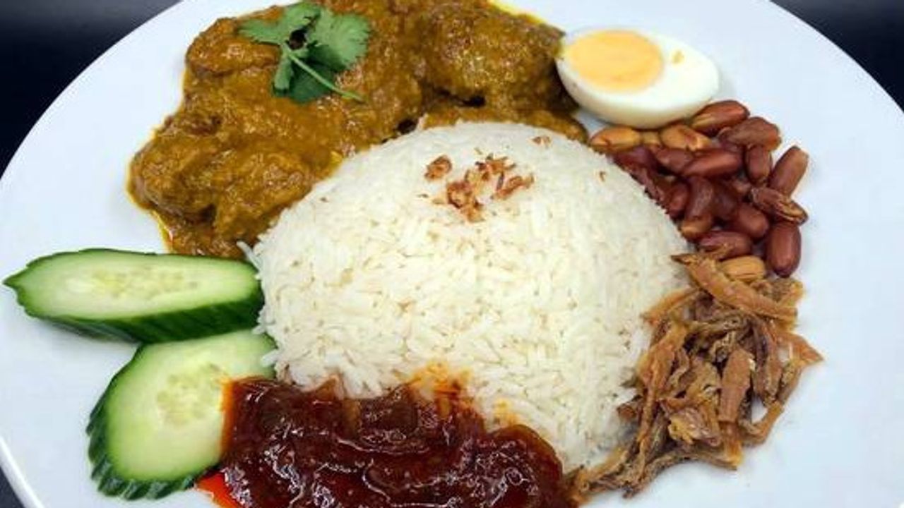 Nasi Lemak with Beef Rendang