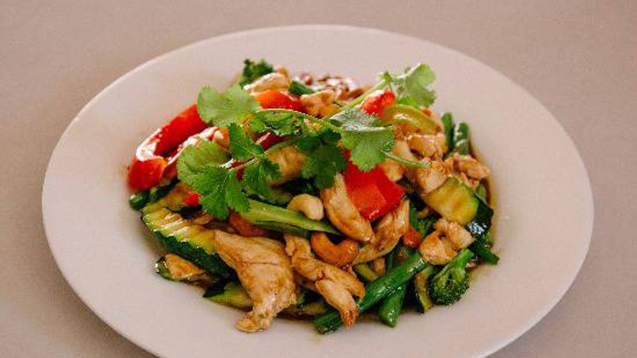 Ginger & Chicken or Beef with Cashews