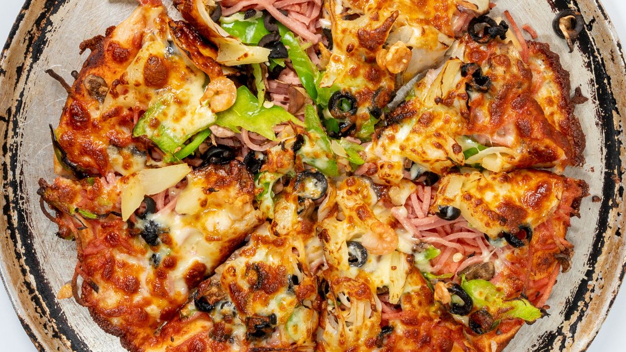 2 Large Pizza's, 1 Garlic Bread & 1.25L Soft Drink