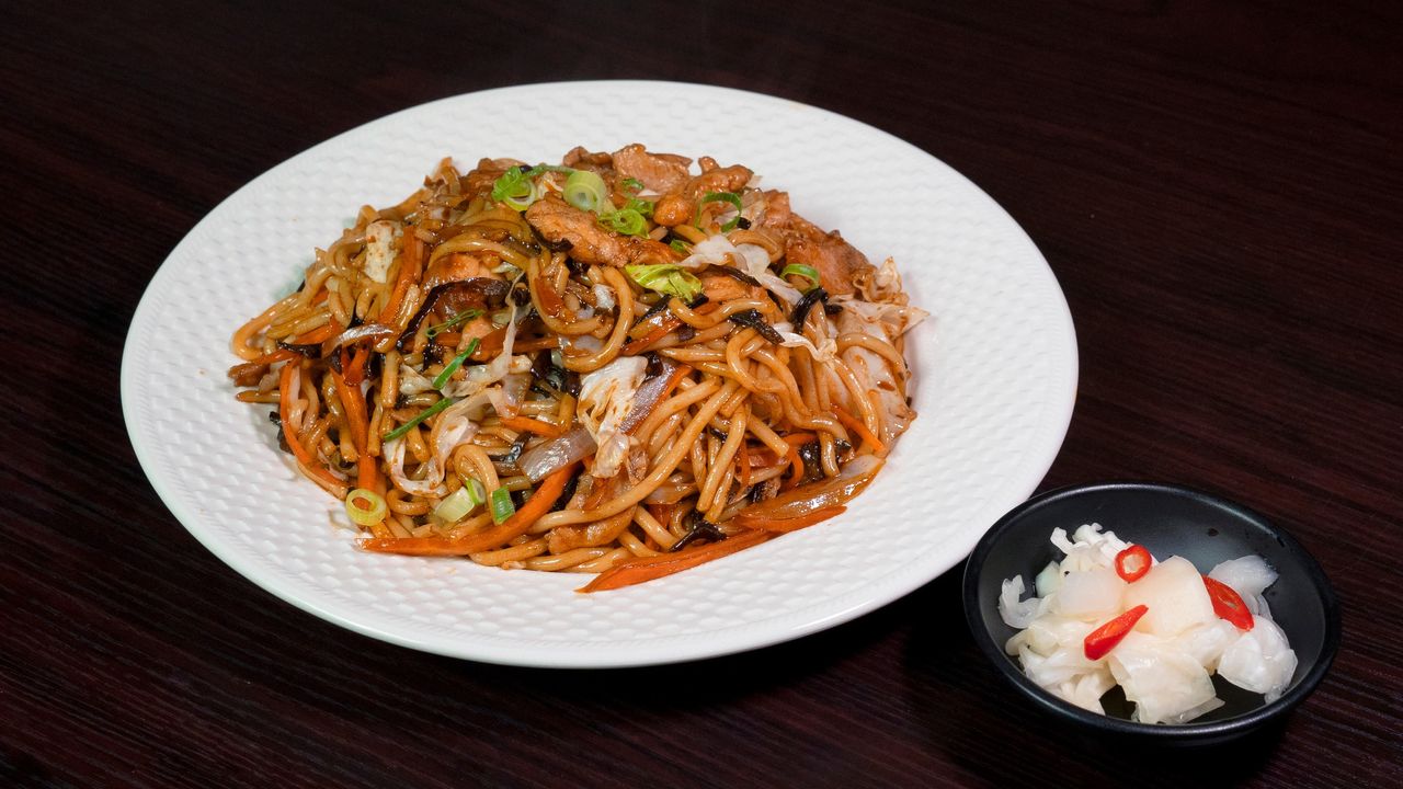 40. Vegetarian Fried Rice Noodle (V) 素食炒米粉