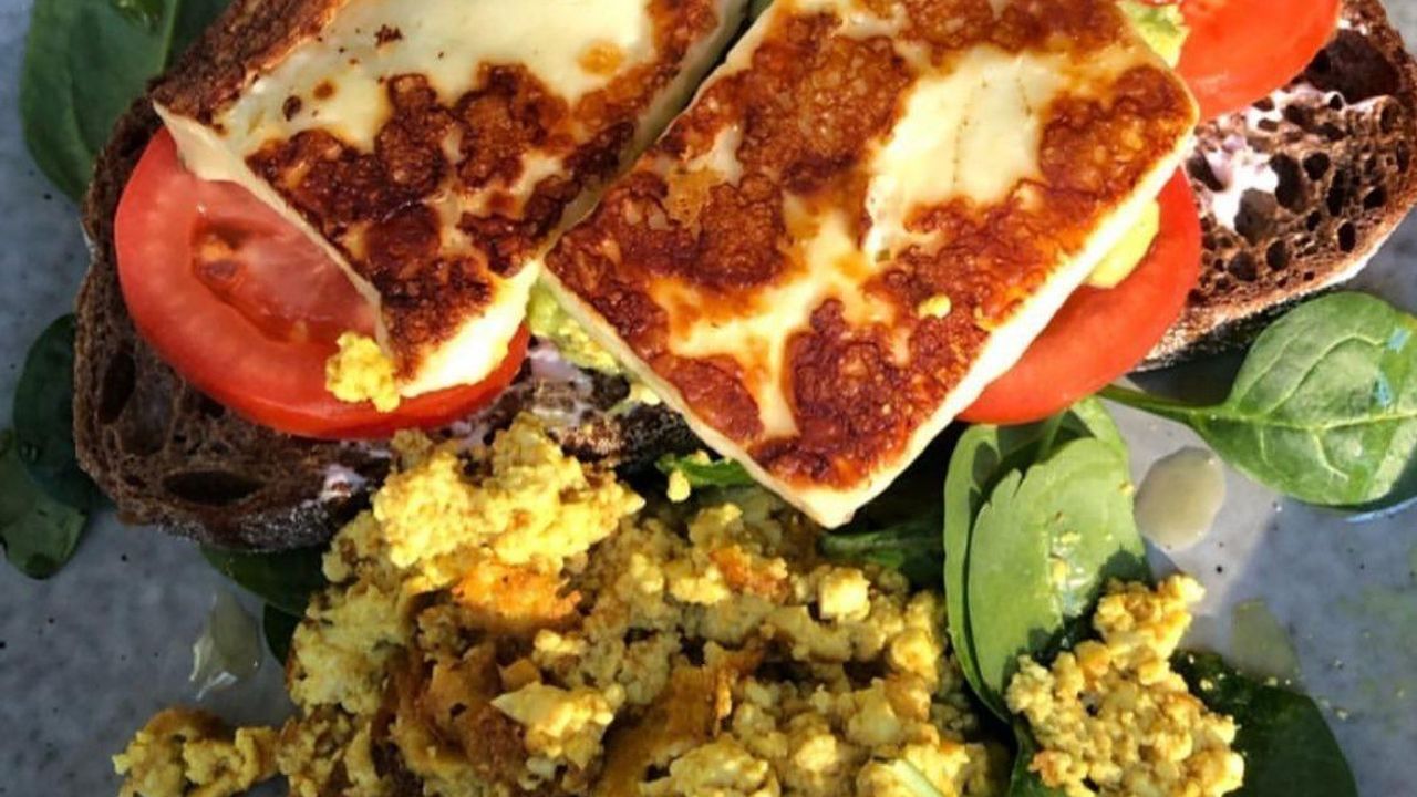 Bruschetta with Haloumi