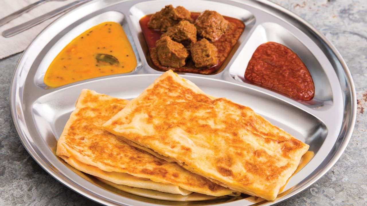 Roti Telur with Beef Rendang