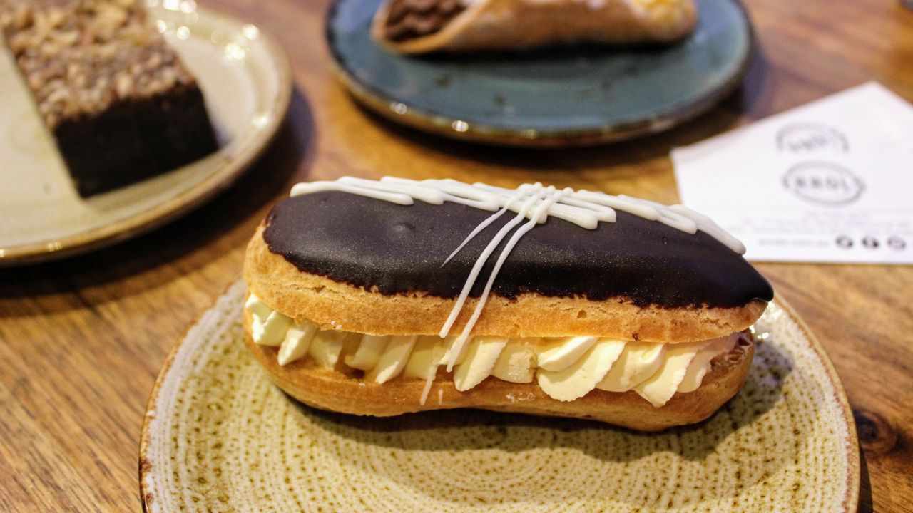 Chocolate Éclair