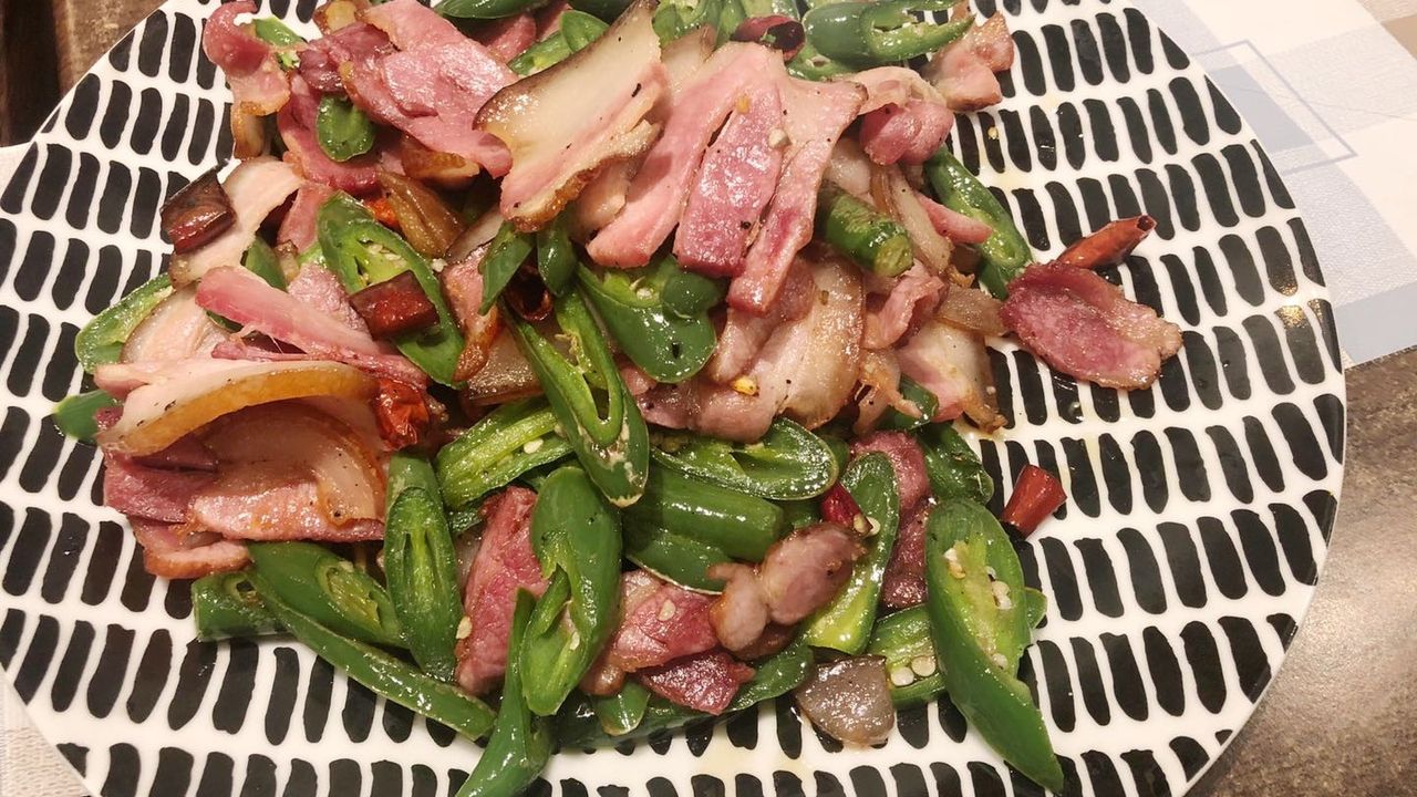 Smoked Pork with Fresh Chilli