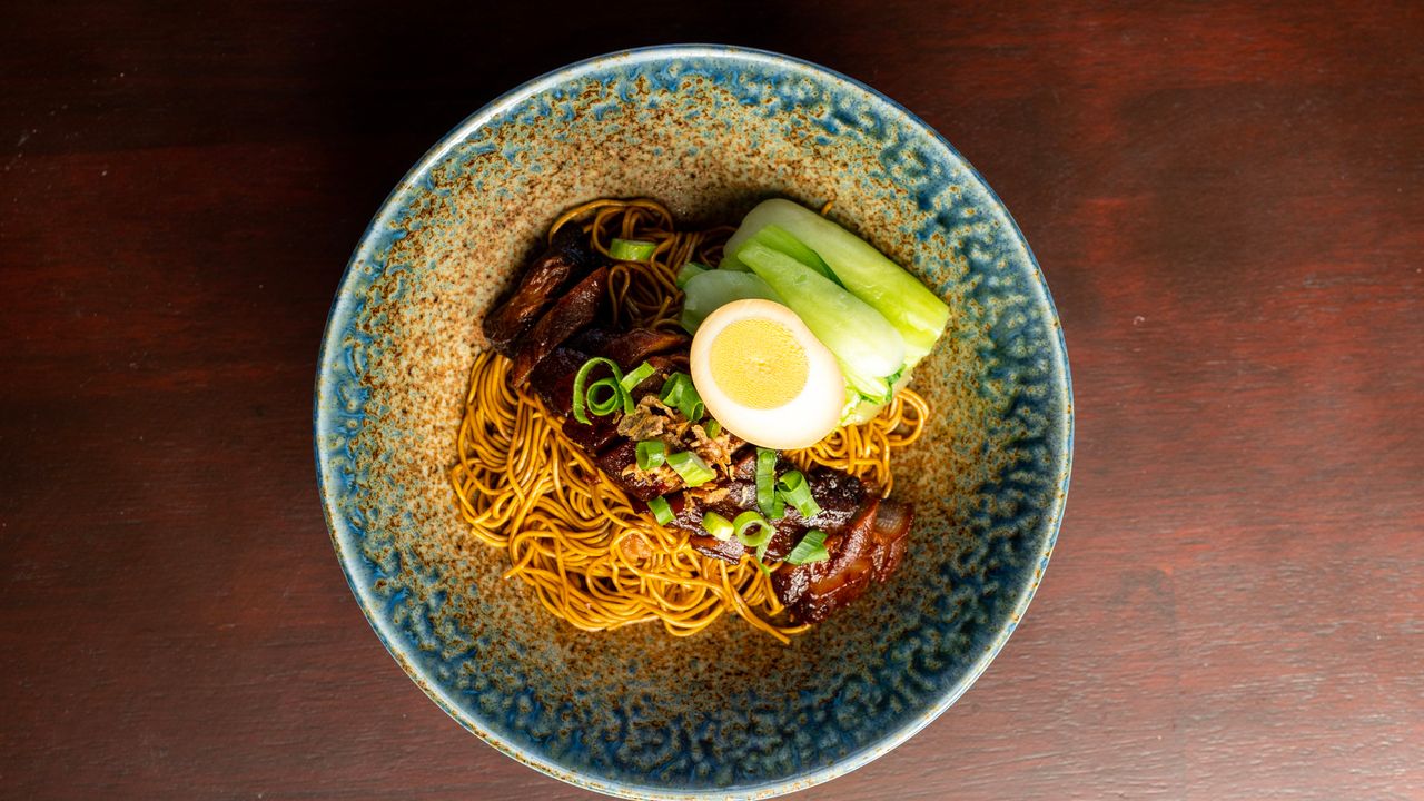 N13, Sticky Pork Belly Dry Noodle / 东坡肉捞面