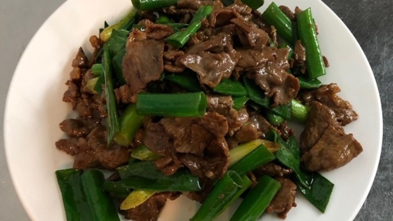 Shallot Lamb / 葱爆羊肉