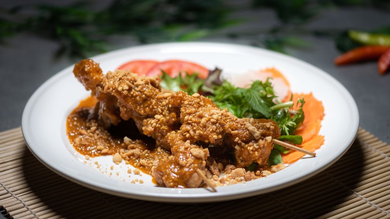 Satay Chicken on Skewer (2pc)