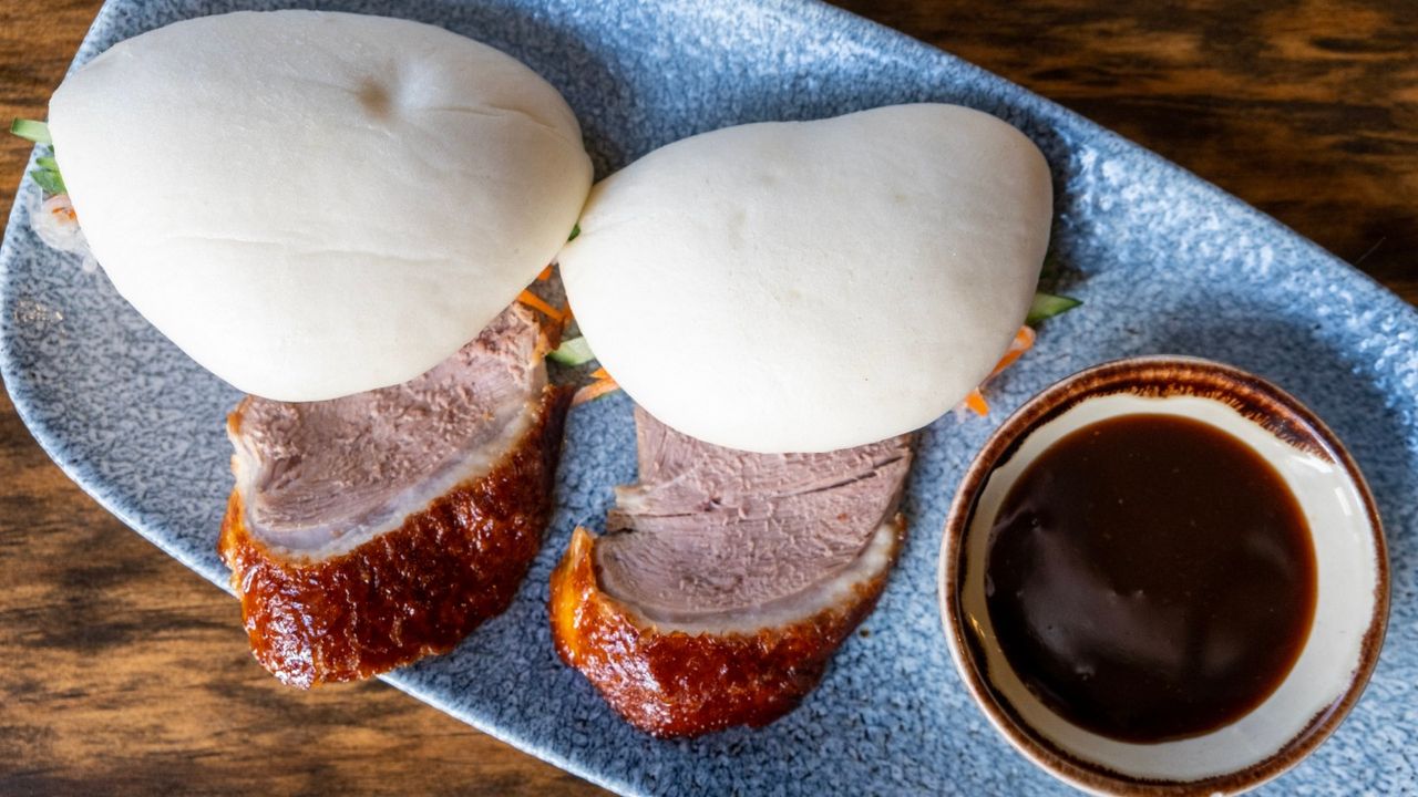 Peking Duck Bun