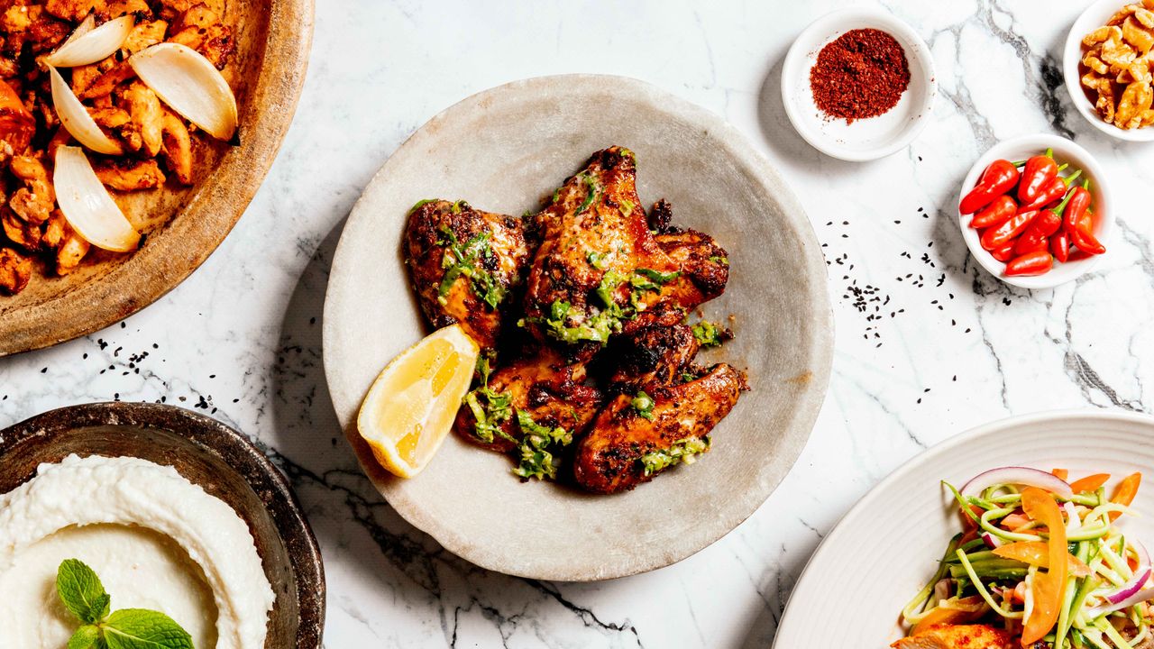 CHICKEN WINGS