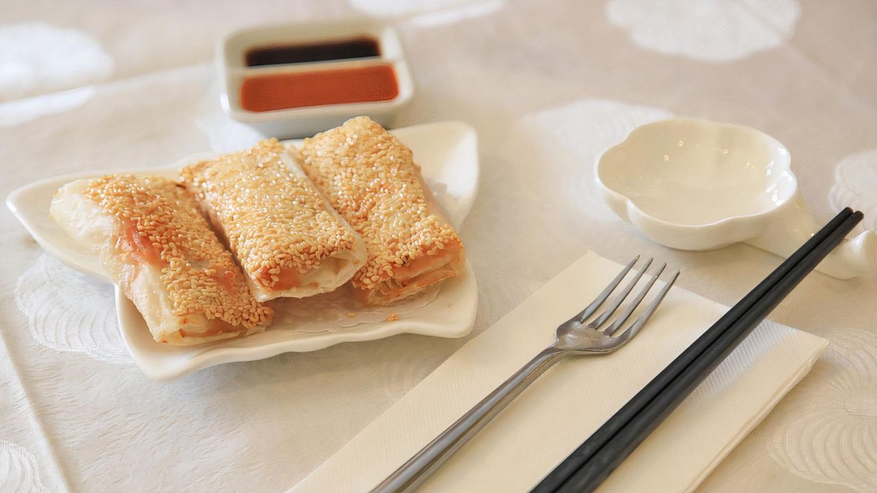 19 Bean curd skin rolls with shrimp (4 pcs)