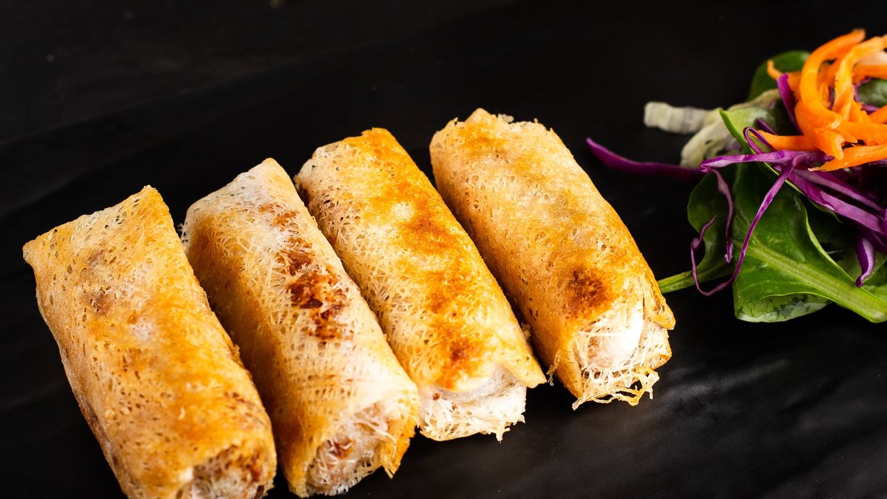 Emporium Spring Rolls (4 Pieces)