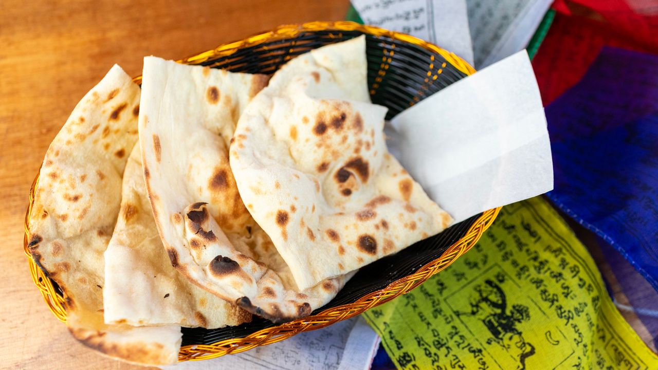 1. Plain/butter/garlic Naan