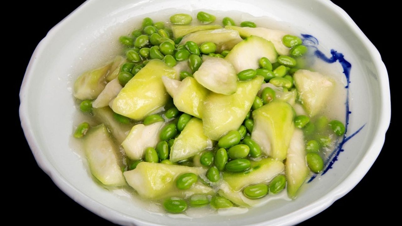 M06. Stir Fried Loofah Melon with Edamame Beans