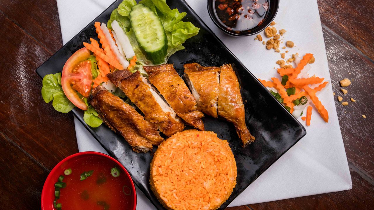 Com Ga Gion / 脆⽪雞飯