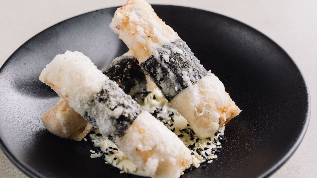 Rice Paper Prawn & Seaweed Rolls (3)