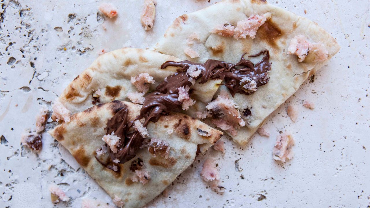 Nutella Peshwari Naan