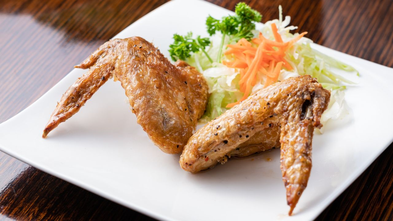 09. Fish Sauce Chicken Wings (2 Pieces)