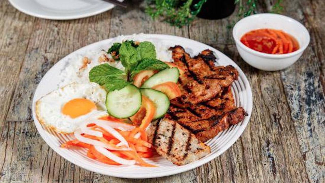 Combination Viet Broken Rice