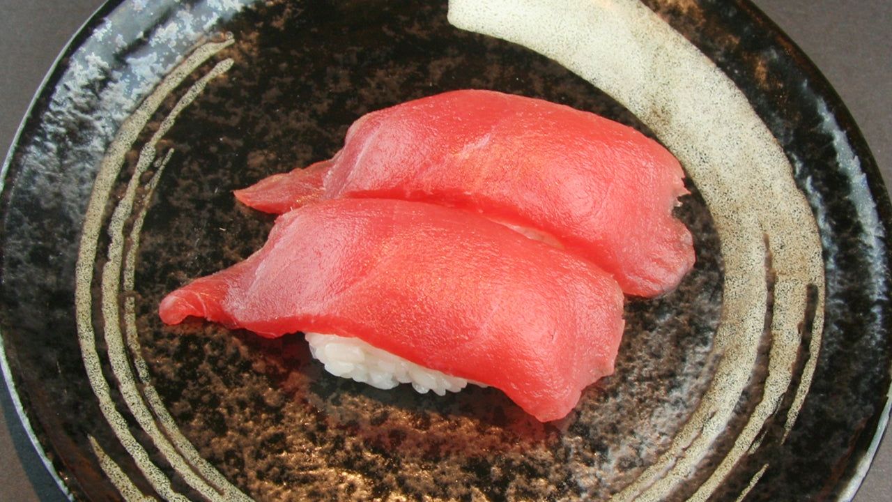 Tuna Nigiri - 4 Pieces