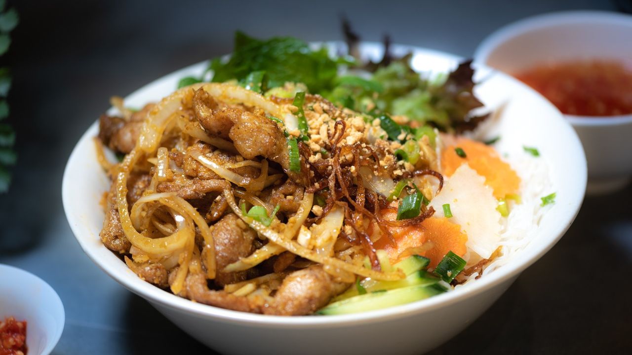 Vermicelli & Salad