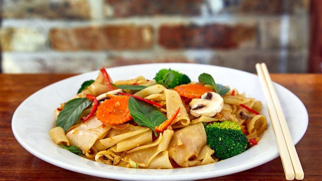 Pad Kee Mao (Drunky Noodle)