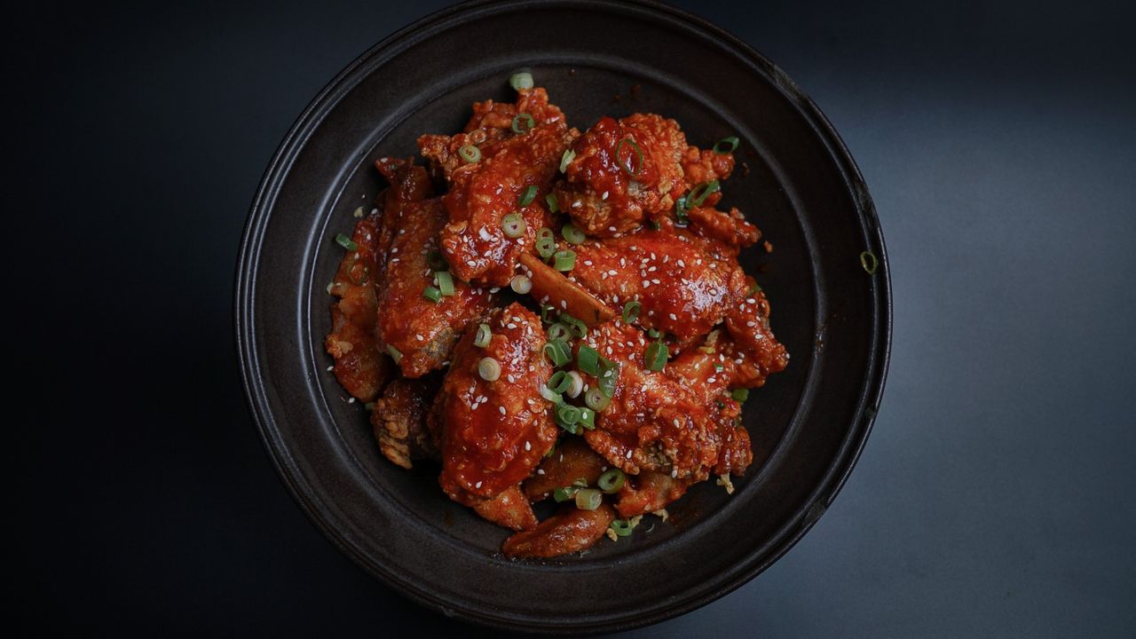 Sweet & Spicy Crispy Fried Chicken Wings