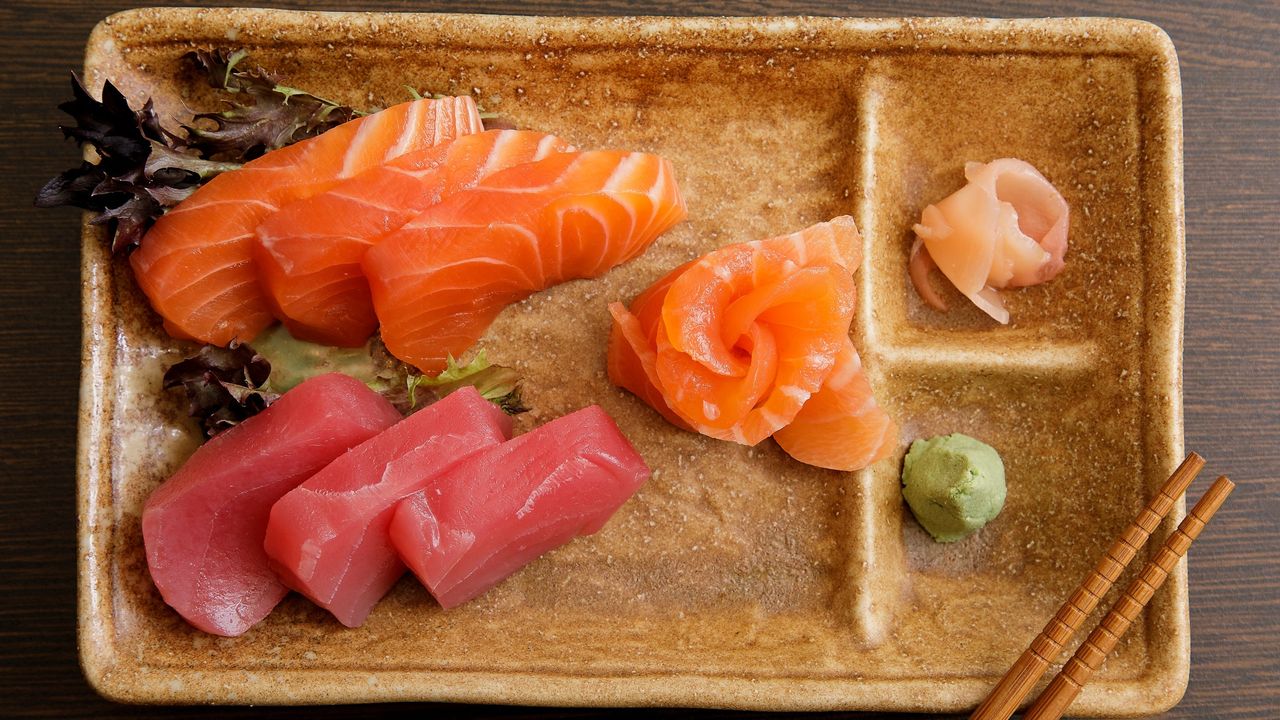Salmon Sashimi  (9 Pieces)