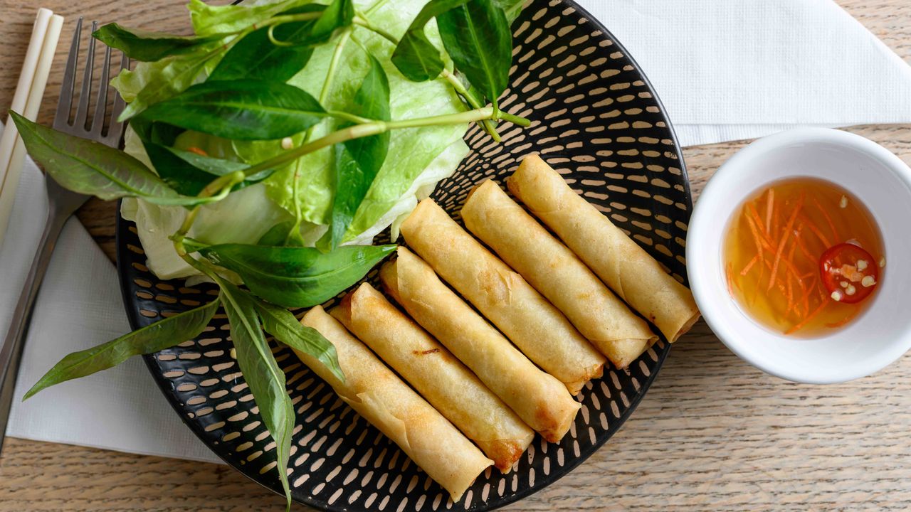 Tofu & Veg Spring Rolls (6 Pc)