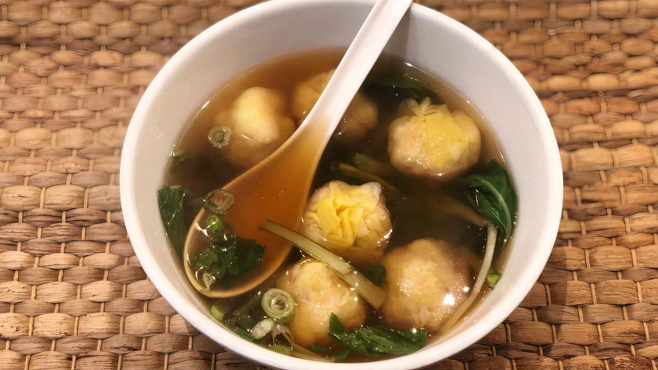 Wonton Soup (6pcs)