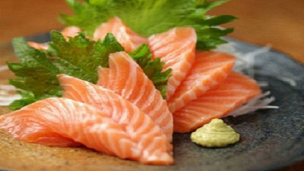 Fresh Raw Salmon Sashimi 5pc