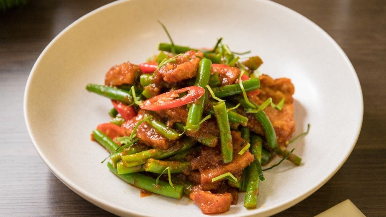 Pad Prik Khing Moo Krob (Chilli)