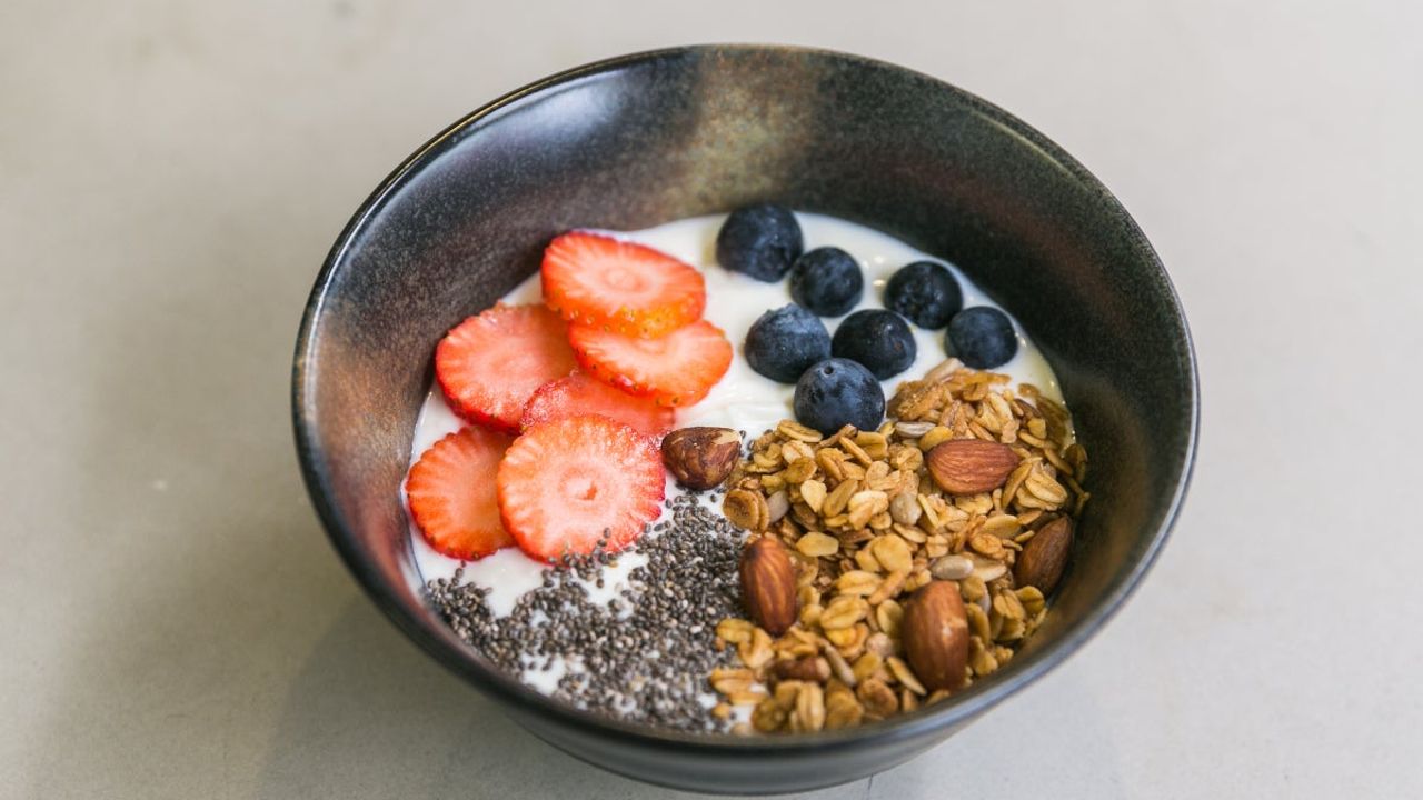 Muesli Yoghurt With Fresh Berries