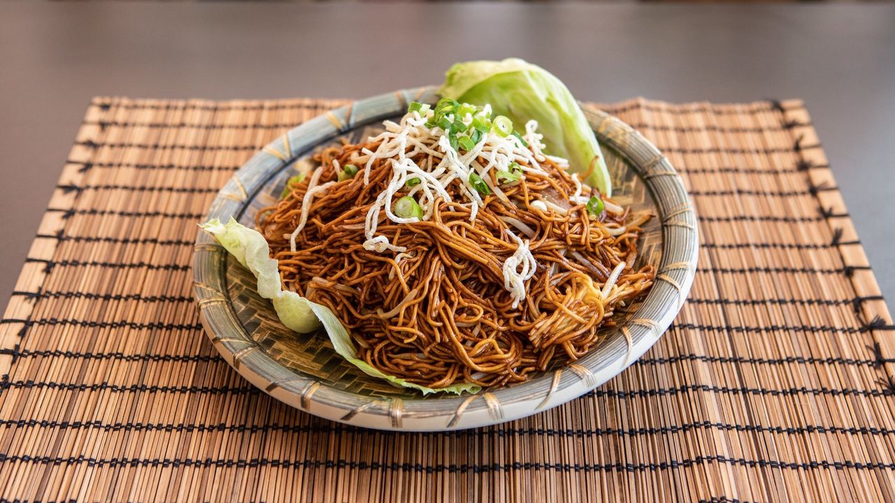 Wok Fry Egg Noodle with Soy