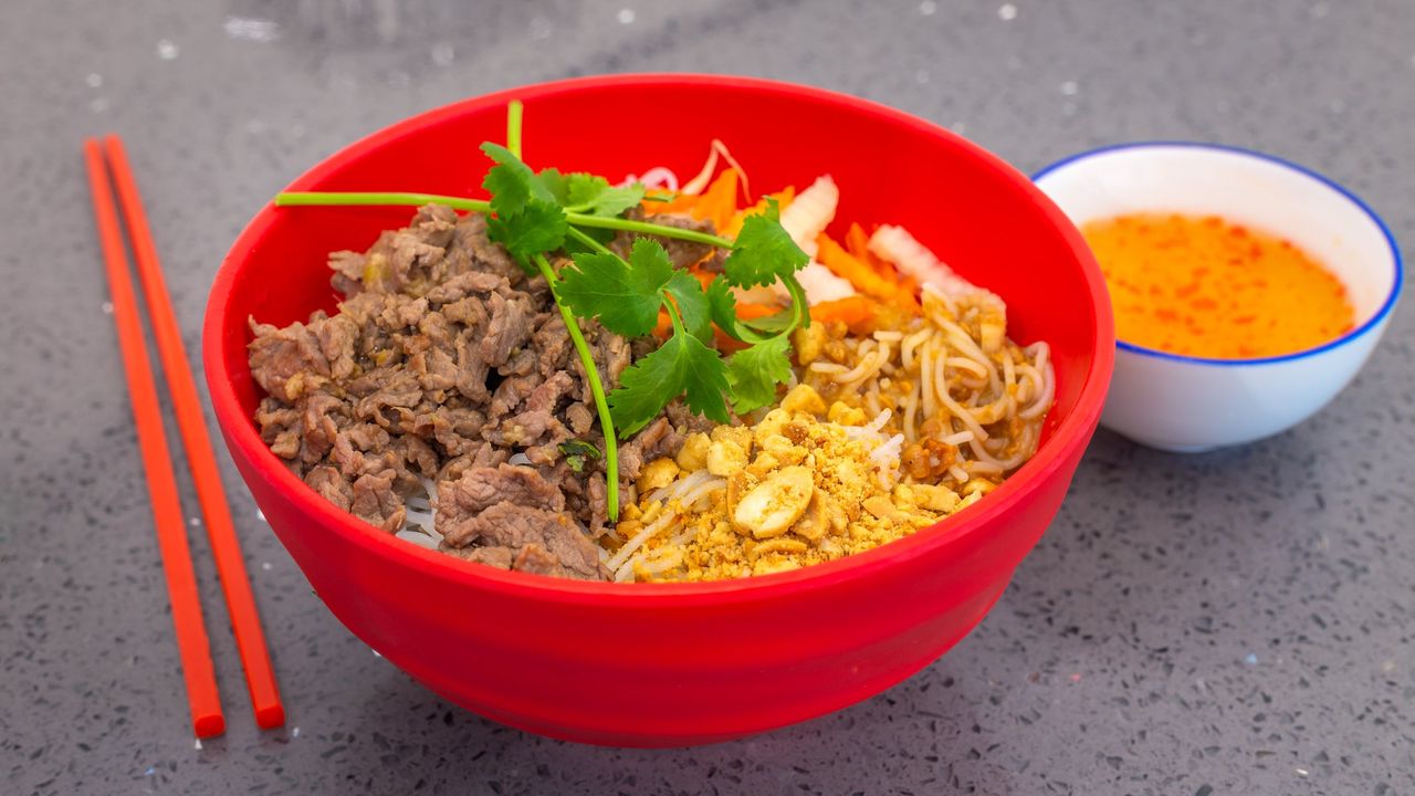 Bun Bo Xao/Vermicelli with Beef Lemongrass