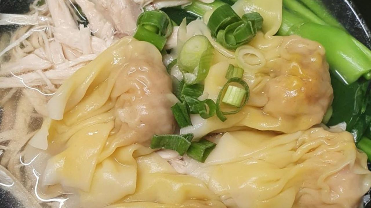 Chicken & Wontons Noodle Soup