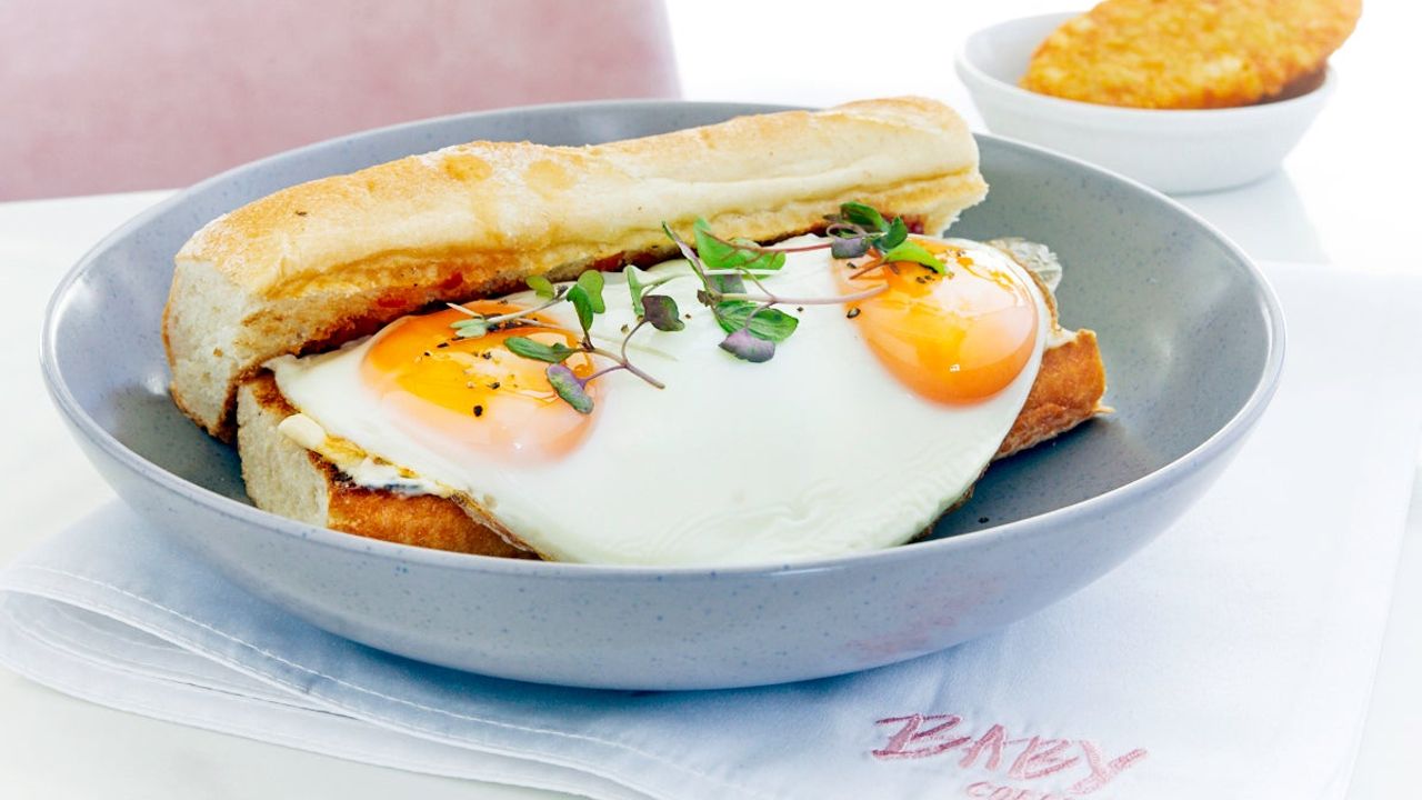Bacon' and Egg Roll (Df)
