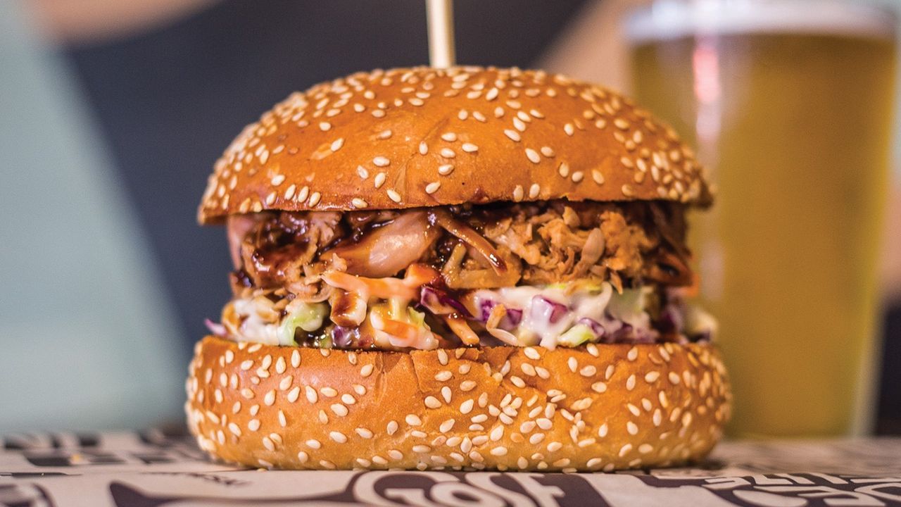 Pulled Jackfruit Deluxe Burger