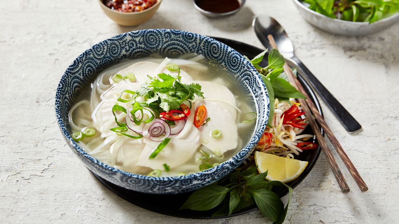 P2. Chicken Noodle Soup / Phở Gà