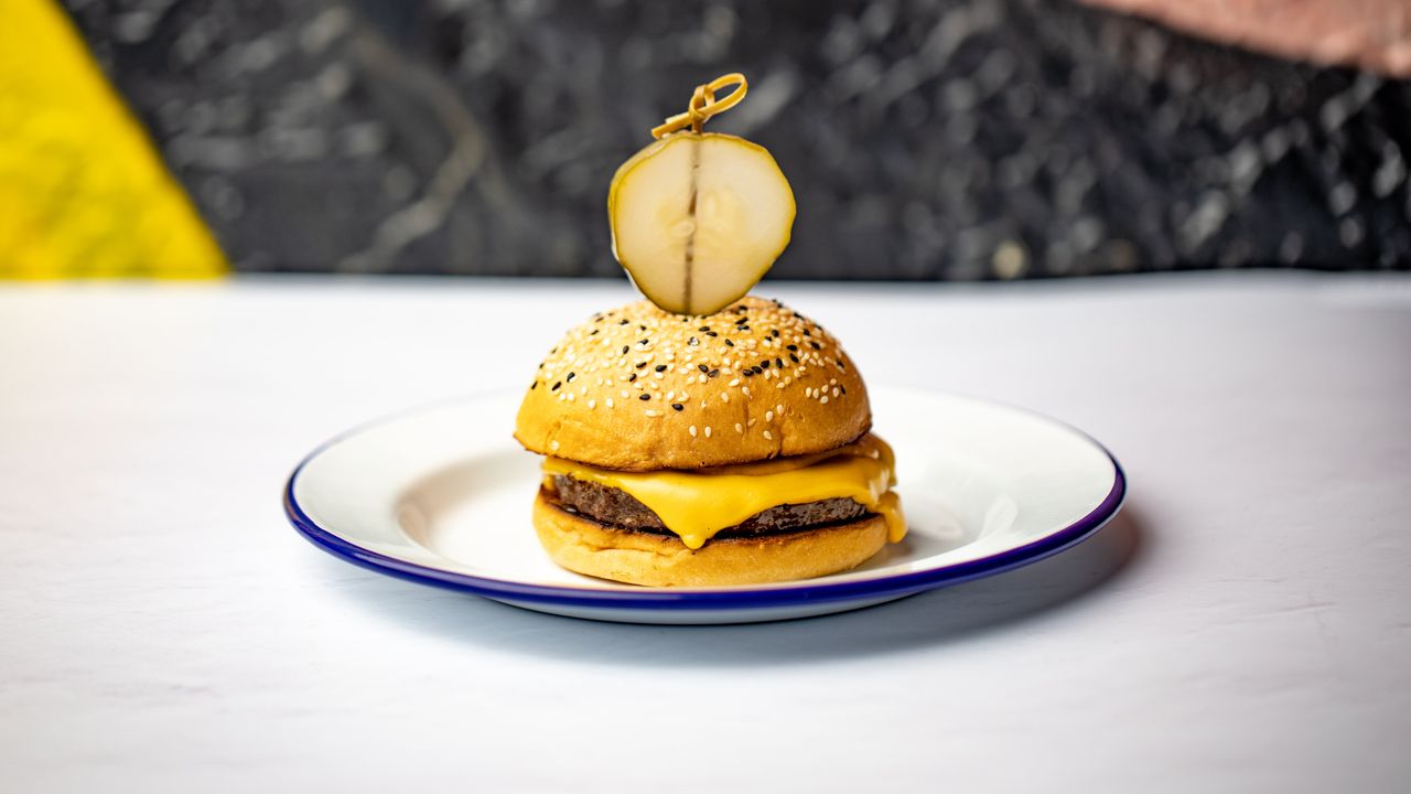 BT Cheeseburger