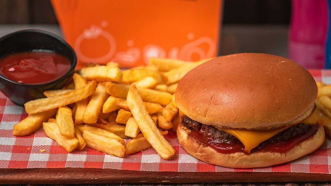 Cooper's Cheeseburger