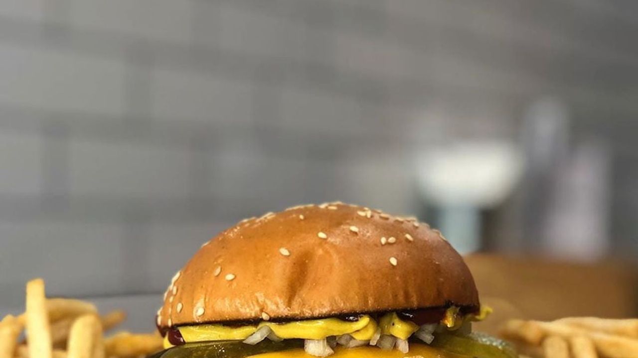 CHEESEBURGER