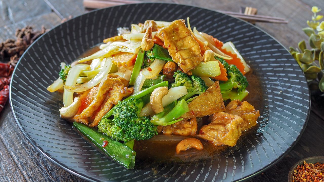 Vegetable & Tofu w/ Cashew Nuts